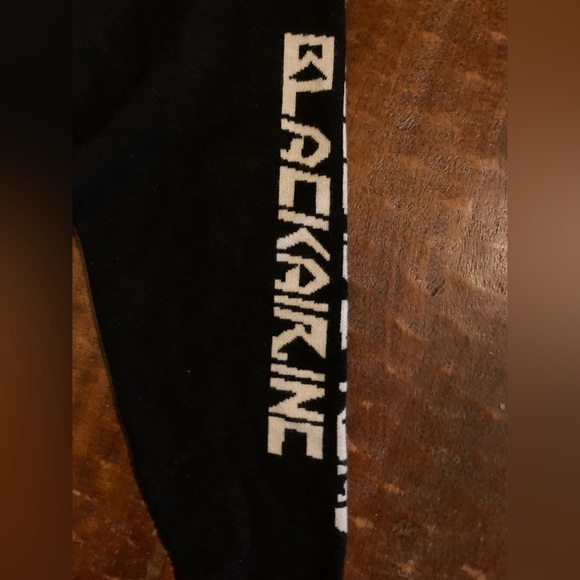 Black Air Unisex Size Large Black & White Knit Anime Crewneck Sweater - Picture 9 of 10